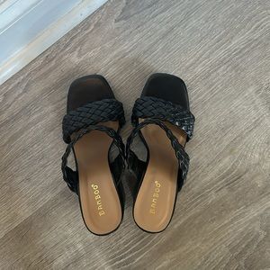 Braided sandal block heel